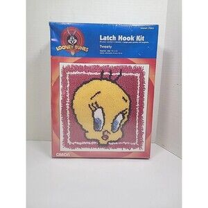 Looney Tunes TWEETY Caron Latch Hook Kit LT0003 13” X 13” USA NOS